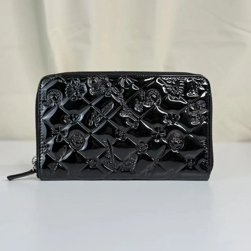 Chanel Black Large Wallet Elegant Design & Functional Features for Everyday Use